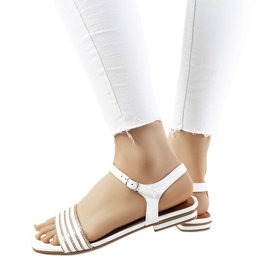 Weiße Sandalen mit Sudbury Zirkonia