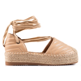 SHELOVET Gebundene Espadrilles auf dem Bahnsteig beige