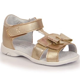 Mädchensandalen mit goldenem Klettverschluss Kornecki 6309