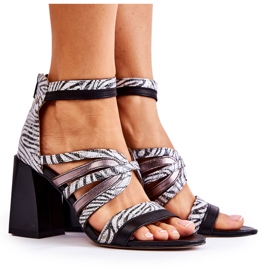 Damen-Ledersandalen auf einem massiven Block Maciejka 05514-03 Grau schwarz