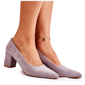 PS1 Klassische Wildlederpumps auf einem grauen Lency-Absatz