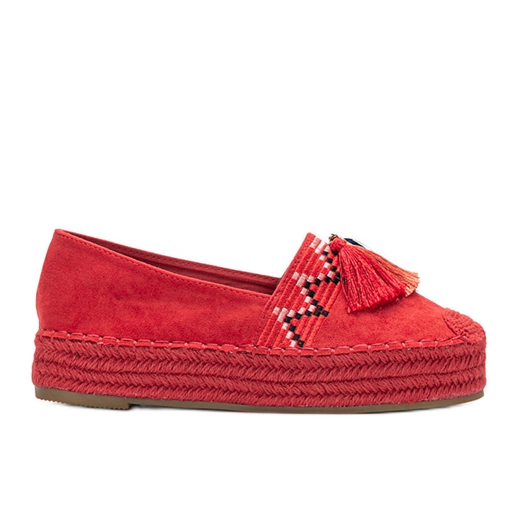 Rote Espadrilles auf der Pisquid-Plattform