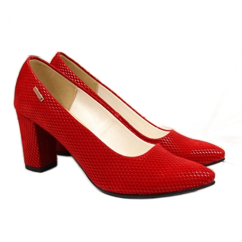 Pumps auf der Post rot W Monique