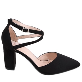 Pumps auf dem Pfosten von Lizzie Black schwarz