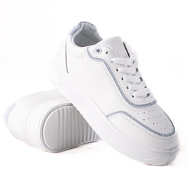 SHELOVET Sneakers mit silbernem Einsatz weiß