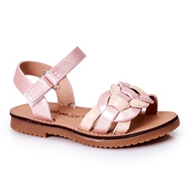 Mädchensandalen mit einem Schlangenmuster rosa