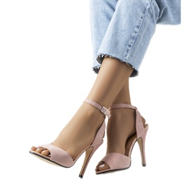 Rosa offene Pumps auf einem Luigina-Absatz