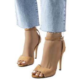 Beige offene Pumps auf einem Luigina-Absatz