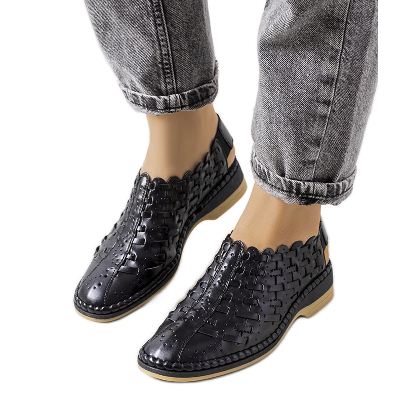 Schwarze, durchbrochene Sandalen von Carvalho