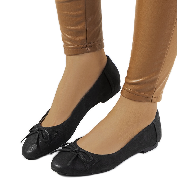 Mattschwarze Ballerinas mit Morgana-Schleife