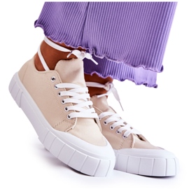 Damen Sneakers Beige kommt auf die Plattform