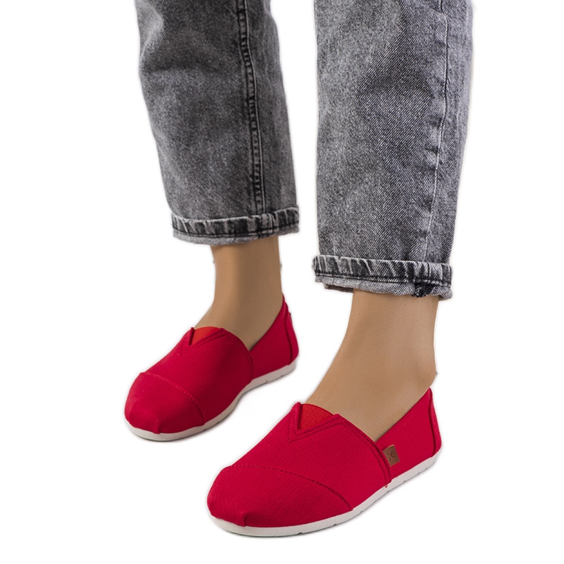 Rote Basser-Turnschuhe