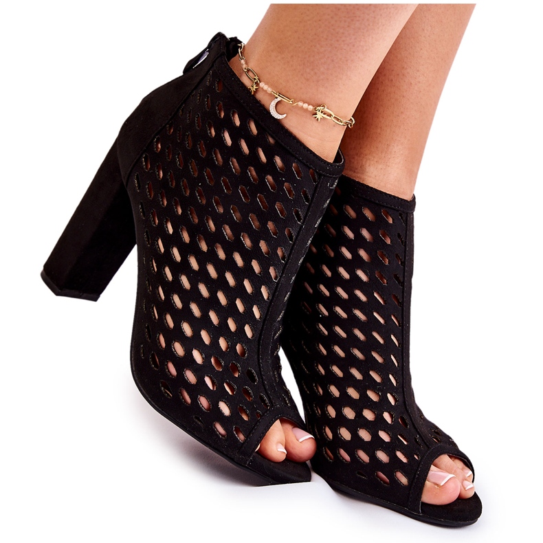 WT1 Schwarze, durchbrochene Wildlederstiefel von Jenissa