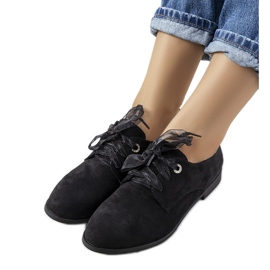 Schwarze Schuhe von Ename