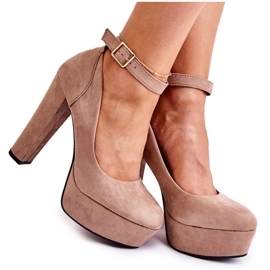 WS1 Wildlederpumps auf der beigefarbenen Gottie-Plattform