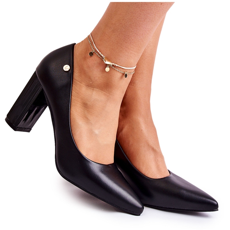 Vinceza Lederpumps an einer Stange in Spitz Black Larea schwarz