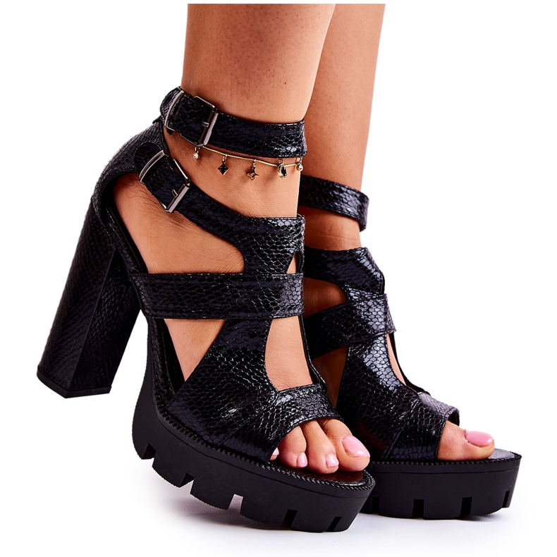 Ledersandalen mit Ausschnitten Snake Black Broadway schwarz