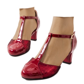 Rot glänzende Pumps von Formila