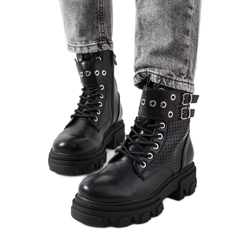 Schwarze Stiefeletten mit Trappersohle von Rubeo