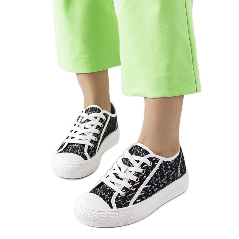 Schwarze Chelms-Turnschuhe