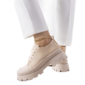 BM Beige Turnschuhe auf der Dearth-Plattform