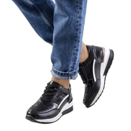 Sneakers aus Veloso-Leder in Schwarz