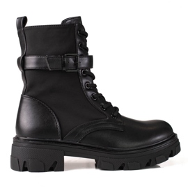 Schwarze Damentaschen von Shelovet auf einem dicken Plateau