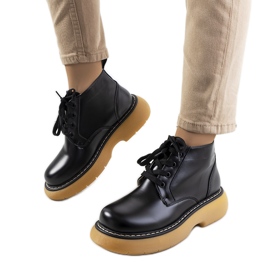 Schwarze Stiefel von Redelek