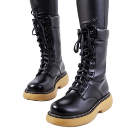 Schwarze Stiefel von Redel