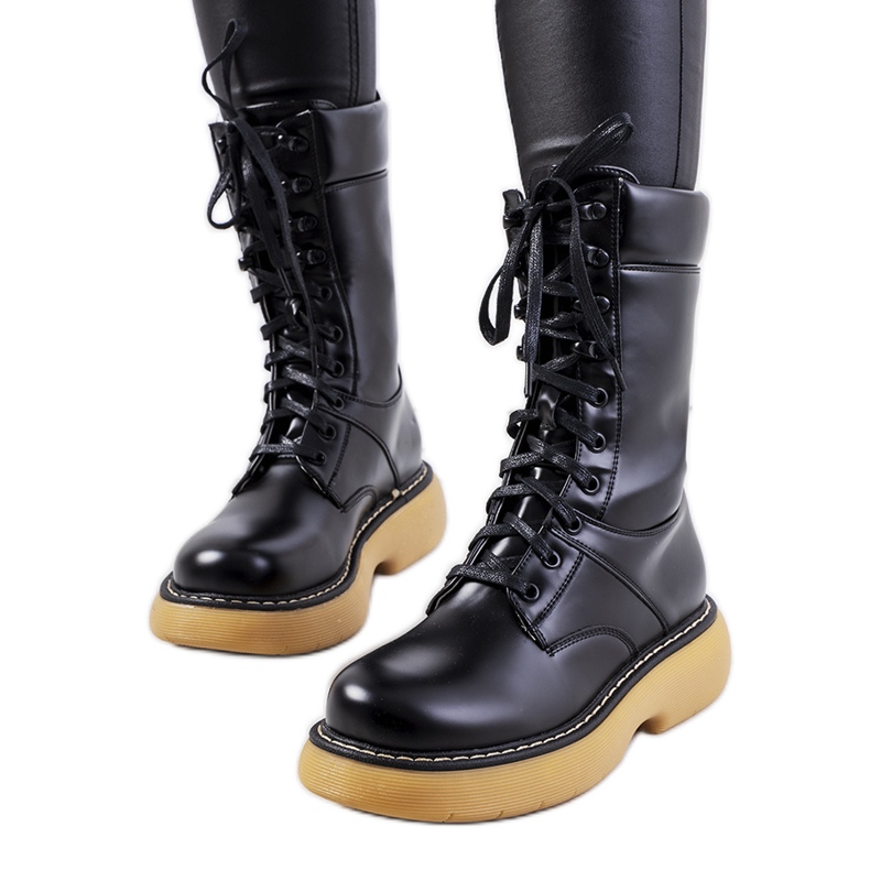 Schwarze Stiefel von Redel