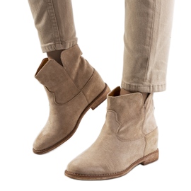 Zoki Beige Stiefeletten mit bezogenem Keilabsatz