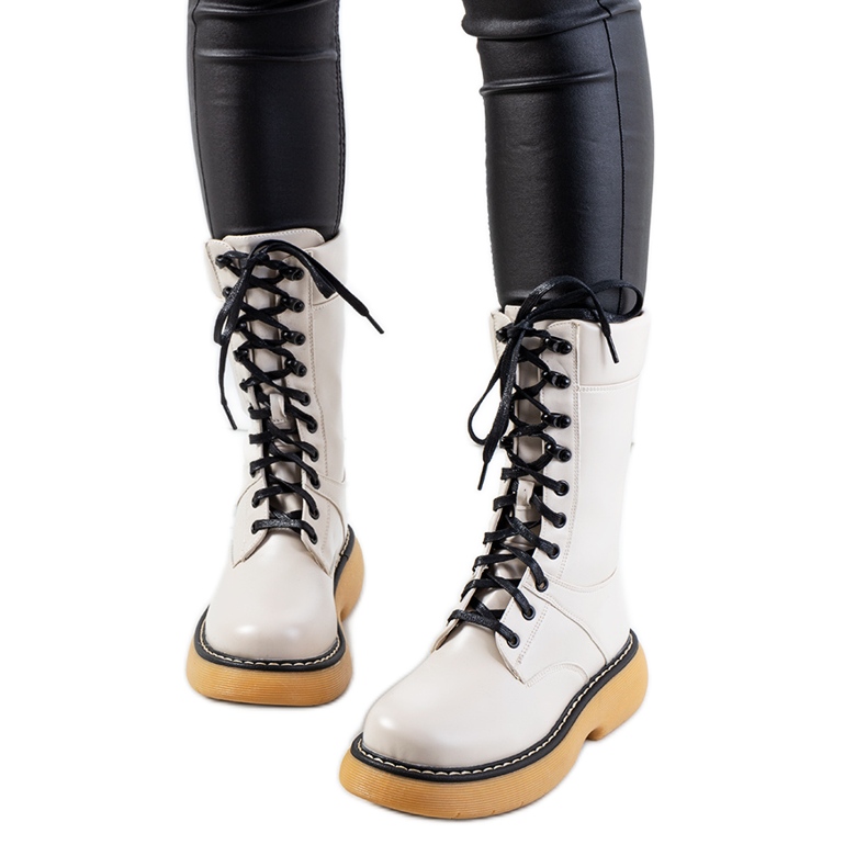 Beige Stiefel von Redel