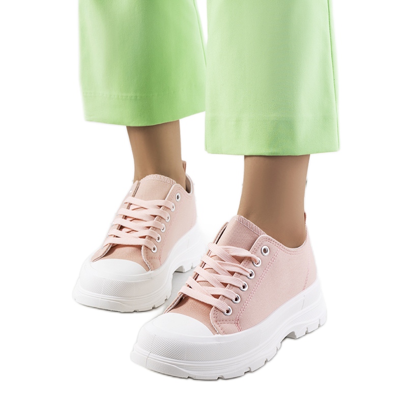 Pinke Sneaker auf dicker Melik-Sohle rosa