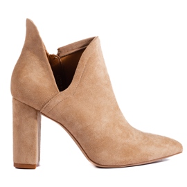 High Shelovet beige Damenstiefel mit Ausschnitt