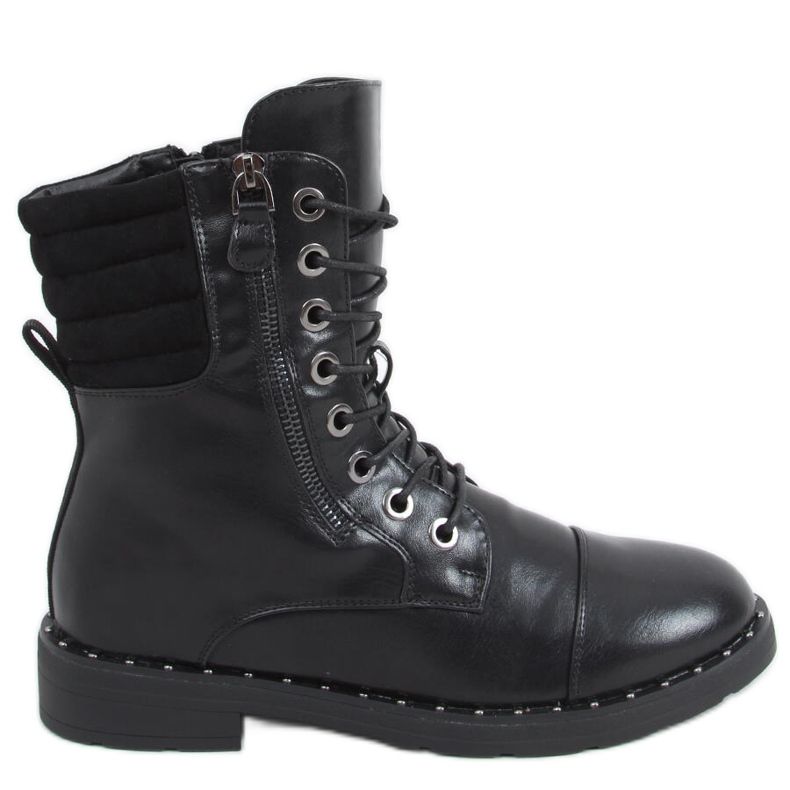 Einsame schwarze Stiefel