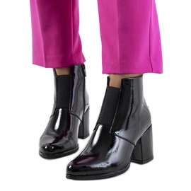 Schwarzes Lackleder von Norwich