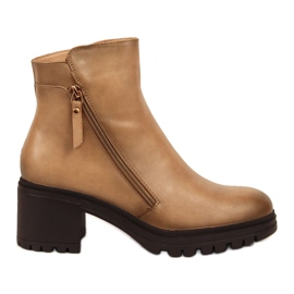 Beige isolierte Vinceza-Stiefel für Damen