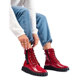 W. Potocki Rote hohe Taschen auf der Potocki-Plattform