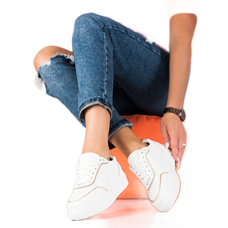 Weiße Damensneaker von Shelovet mit goldenem Innenfutter