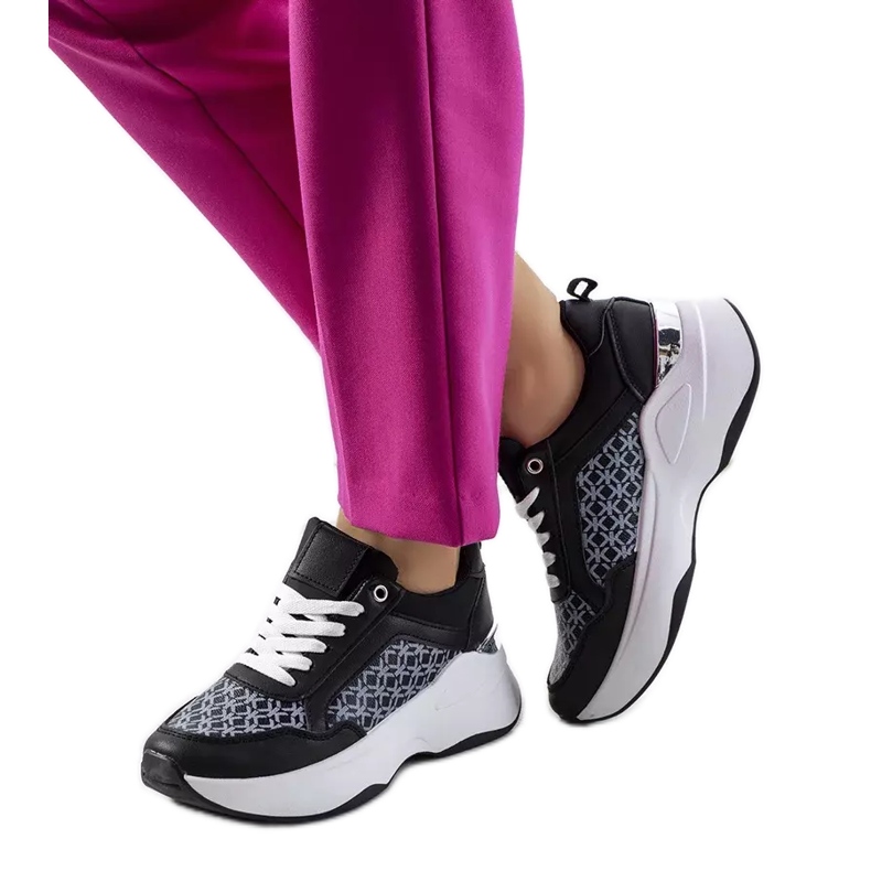 Schwarze Sportsneaker von Milan