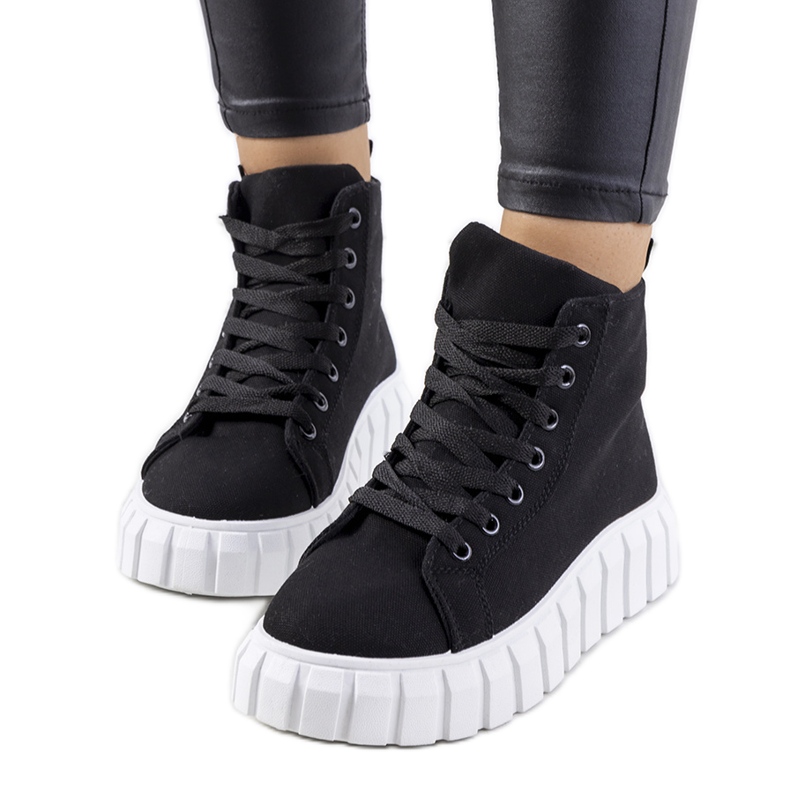 BM Schwarze Sneaker auf der Horizo-Plattform