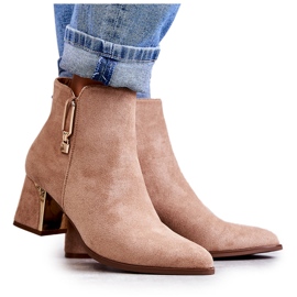 PS1 Wildlederstiefel auf einem Pfosten mit beigefarbener Erine-Dekoration