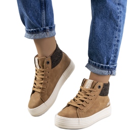 Braun isolierte Turnschuhe Big Star II274145