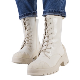 Beige Stiefel von Tergaron