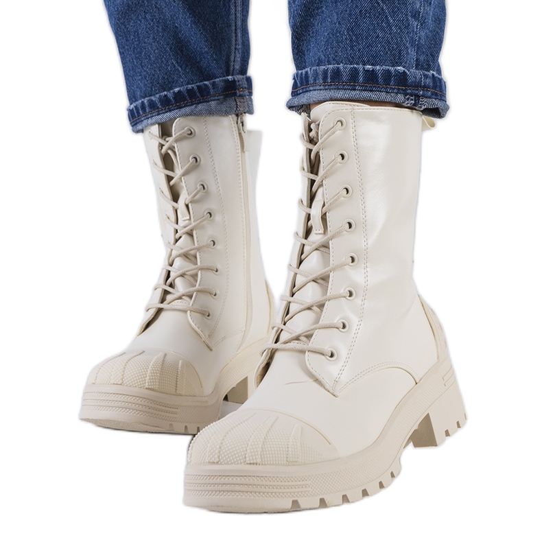 Beige Stiefel von Tergaron