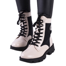 Beige Stiefel von Keld schwarz