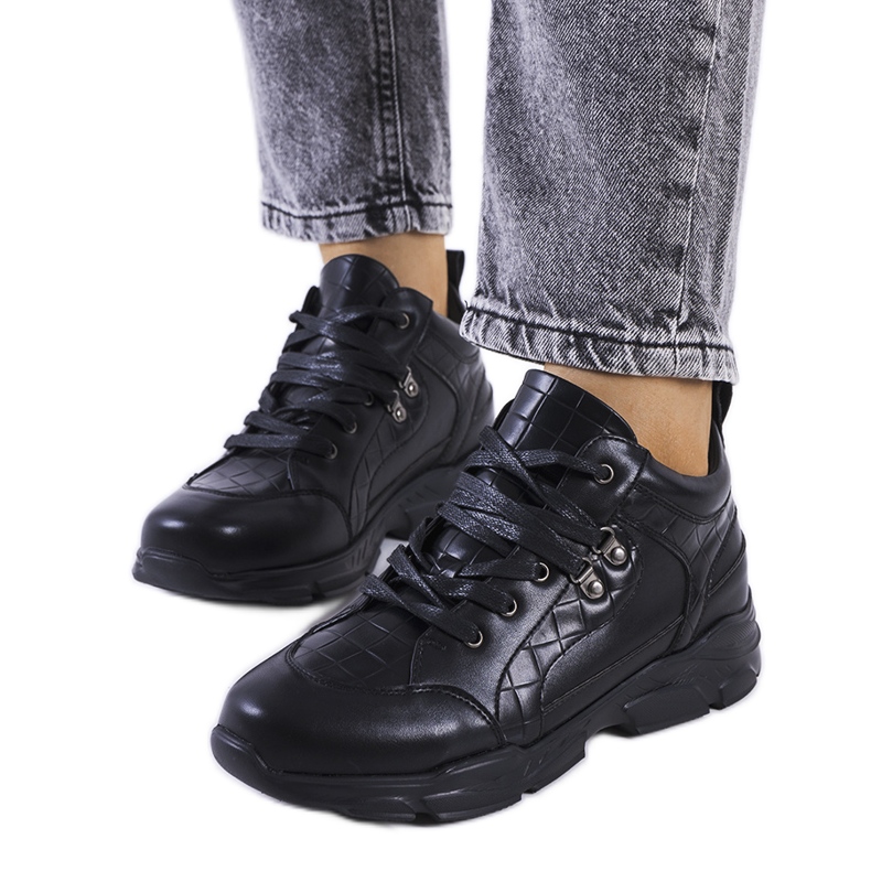 BM Schwarze Sneaker mit dicker Chiphury-Sohle