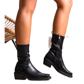 Schwarze Stiefel mit hohem Absatz von Marisa