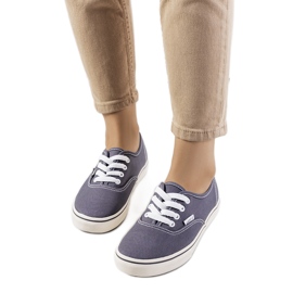 Emal graue Turnschuhe