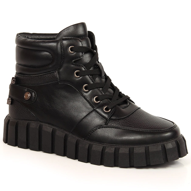 Plattformarbeiterinnen mit schwarzer Potocki-Dekoration